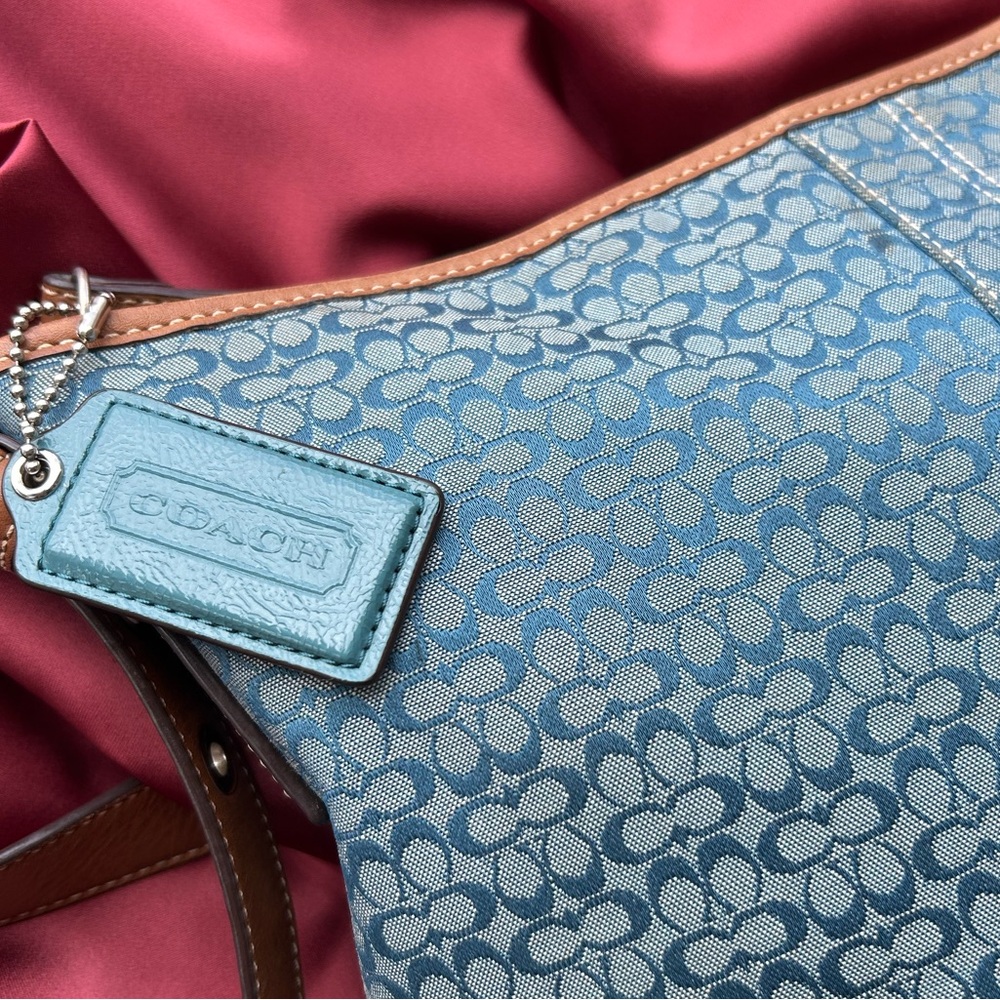 Coach Vintage Soho Signature & Suede with Matching Wristlet 🩵